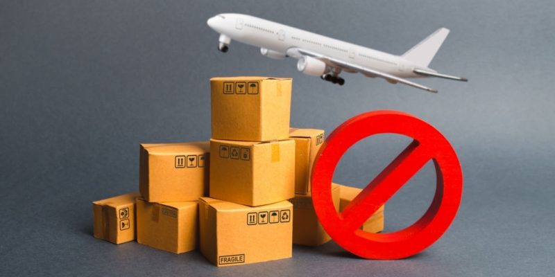 Những loại hàng hoá không được hoặc bị hạn chế mang lên máy bay